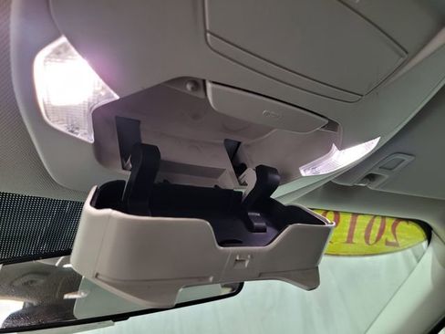 Used 2019 Ford Escape SE image 41