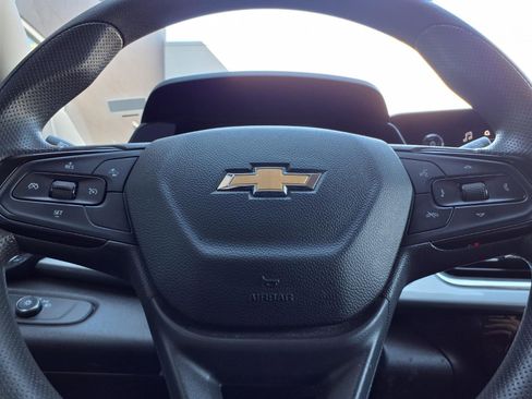 Used 2025 Chevrolet Trax LT image 14