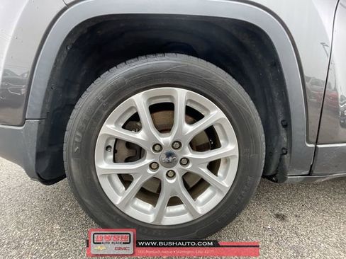 Used 2017 Jeep Cherokee Latitude w/ Comfort & Sound Group image 31