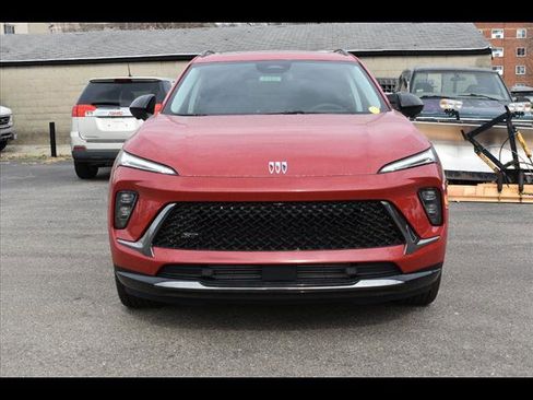 New 2025 Buick Envision Sport Touring image 2