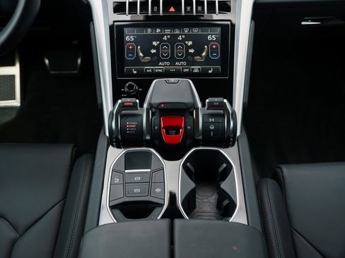 Used 2023 Lamborghini Urus S image 19