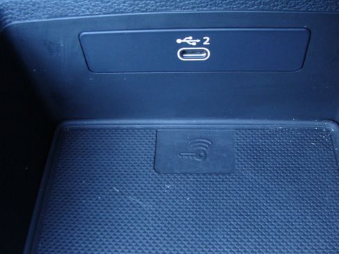 Used 2023 Audi A4 2.0T Premium w/ Convenience Package image 30