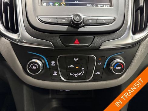 Used 2019 Chevrolet Equinox LS w/ LS Convenience Package AWD/4WD image 12