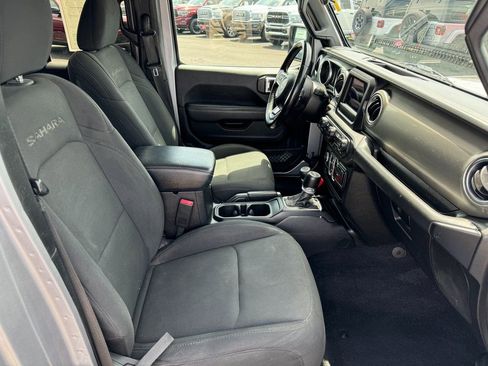 Used 2020 Jeep Wrangler Unlimited Sahara AWD/4WD image 24