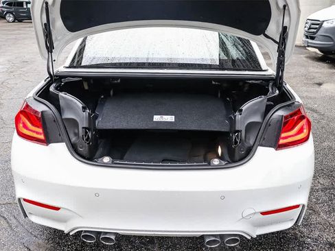 Used 2020 BMW M4 Convertible image 32