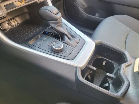 Used 2025 Toyota RAV4 XLE image 25