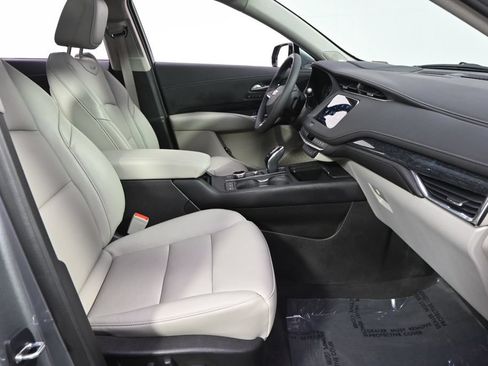 Used 2023 Cadillac XT4 Premium Luxury w/ Technology Package AWD/4WD image 16