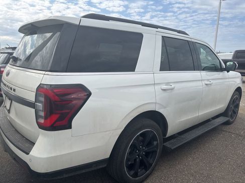 Used 2023 Ford Expedition Limited AWD/4WD image 9