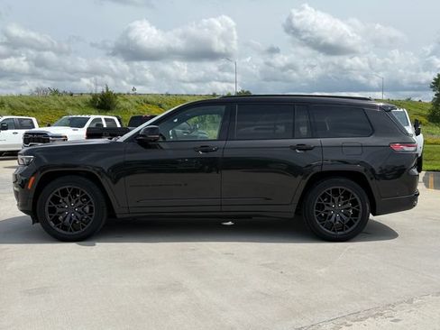 Used 2025 Jeep Grand Cherokee L Summit AWD/4WD image 2