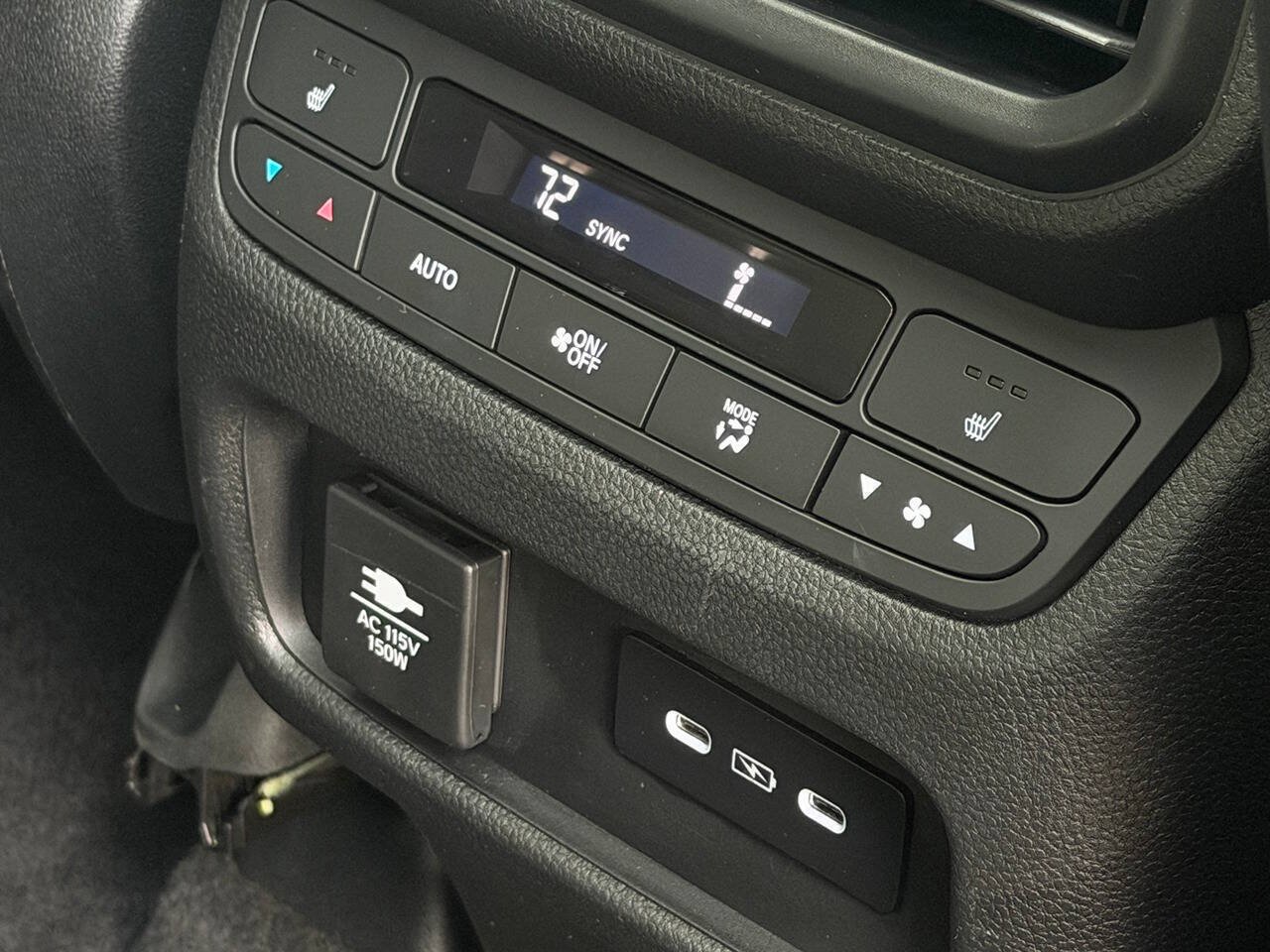Used 2025 Honda Pilot Elite image 19