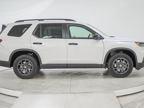 New 2025 Honda Pilot TrailSport image 16