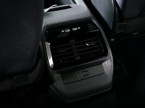 Certified 2022 Volkswagen ID.4 Pro image 18