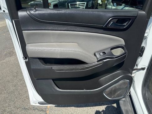 Used 2015 Chevrolet Suburban LT RWD image 18