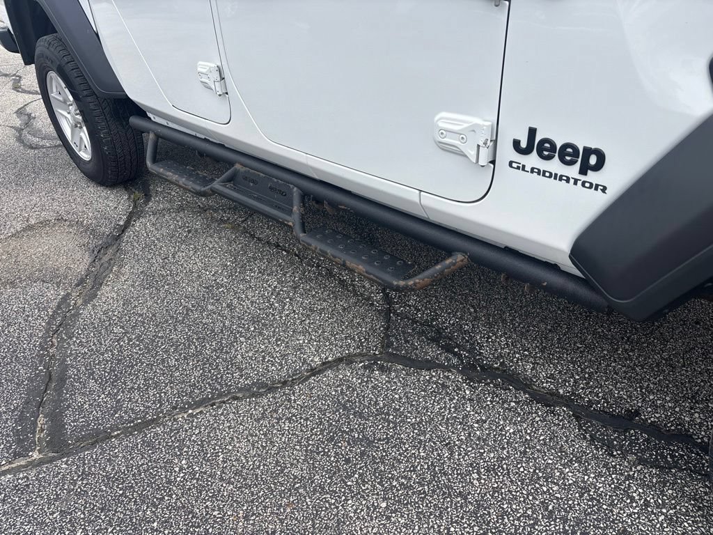 Used 2020 Jeep Gladiator Sport w/ Quick Order Package 24S AWD/4WD image 11