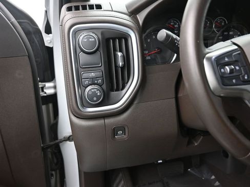 Used 2021 Chevrolet Silverado 1500 LT image 14