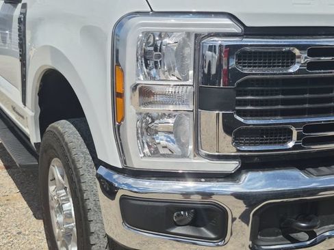 Used 2025 Ford F250 XLT w/ FX4 Off-Road Package AWD/4WD image 4
