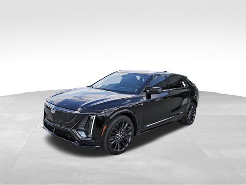 Certified 2026 Cadillac Lyriq V AWD/4WD image 2