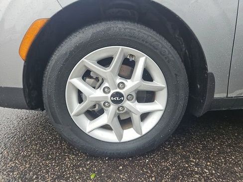 Certified 2022 Kia Soul LX w/ Technology Package image 3