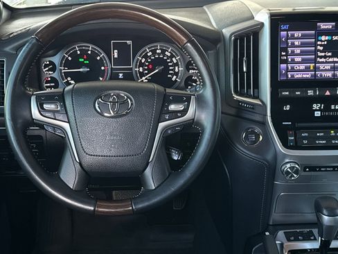 Used 2020 Toyota Land Cruiser Heritage Edition AWD/4WD image 16