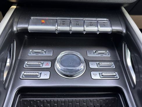 Used 2025 Lincoln Nautilus Premier w/ Equipment Group 102A image 25