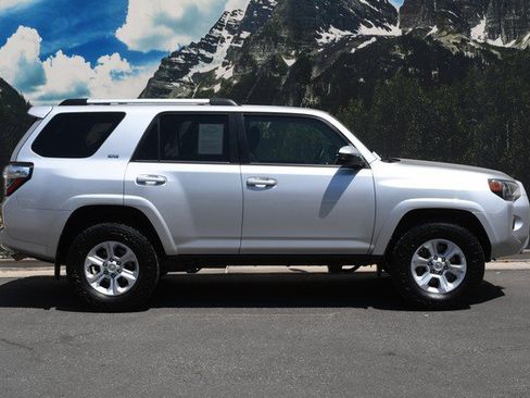Used 2021 Toyota 4Runner SR5 AWD/4WD image 2