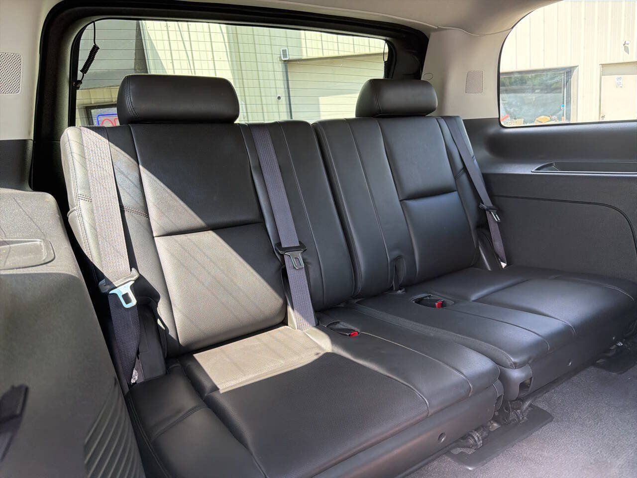 Used 2013 Cadillac Escalade Luxury AWD/4WD image 18