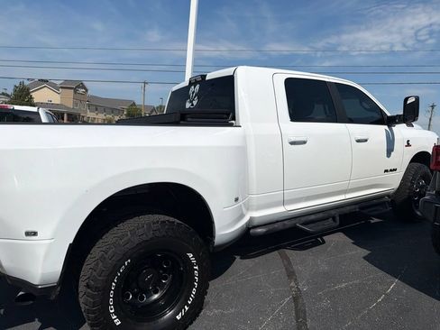 Used 2021 RAM 3500 Big Horn w/ Night Edition AWD/4WD image 6