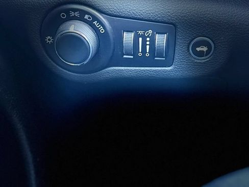 Used 2017 Chrysler 200 LX FWD image 30