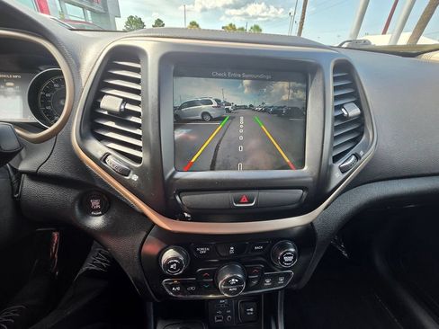 Used 2016 Jeep Cherokee Limited AWD/4WD image 21