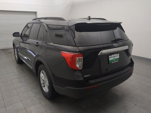 Used 2020 Ford Explorer XLT image 5