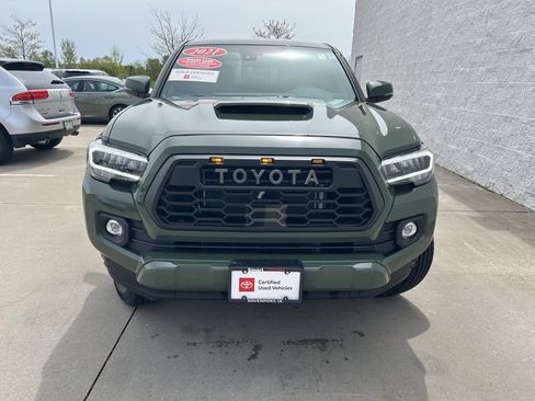 Certified 2021 Toyota Tacoma TRD Sport w/ Technology Package AWD/4WD image 2