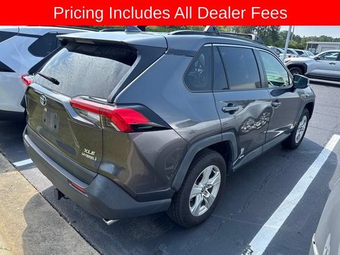 Used 2020 Toyota RAV4 XLE w/ Convenience Package AWD/4WD image 4