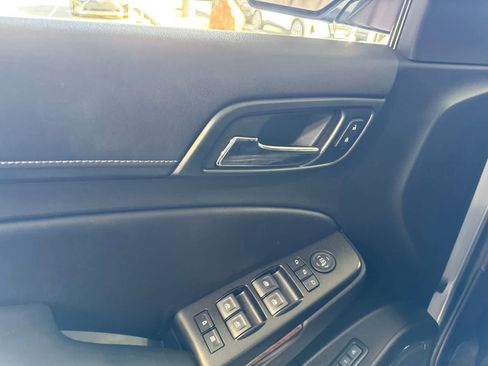 Used 2017 GMC Yukon XL SLT AWD/4WD image 20