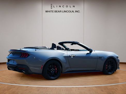 Used 2025 Ford Mustang GT Premium RWD image 5