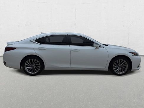 Certified 2024 Lexus ES 300h Ultra Luxury w/ Accessory Package (Z2) FWD image 4