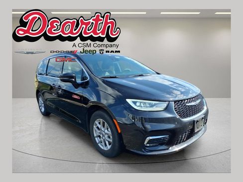 Used 2025 Chrysler Pacifica Select FWD image 1