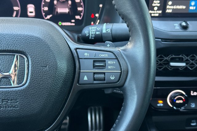 Used 2025 Honda Accord Sport image 30