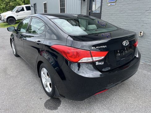 Used 2013 Hyundai Elantra GLS w/ Preferred Pkg FWD image 4