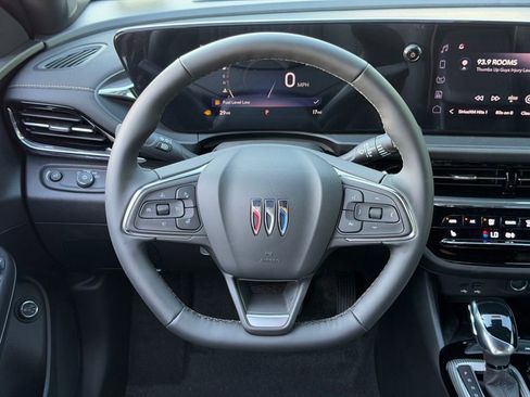 New 2026 Buick Envista Avenir FWD image 18