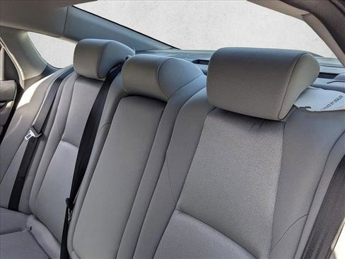 Used 2019 Honda Accord EX image 17