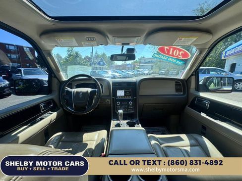 Used 2017 Lincoln Navigator L Select image 18
