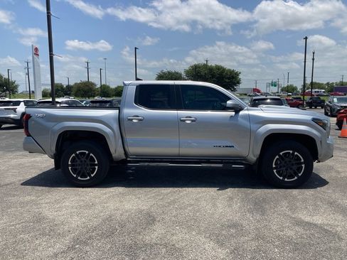 Used 2024 Toyota Tacoma TRD Sport RWD image 4