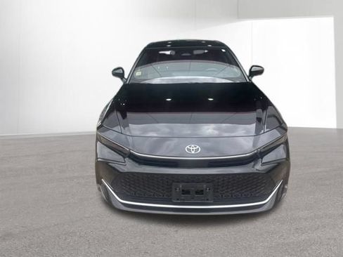 Certified 2025 Toyota Crown Platinum AWD/4WD image 5