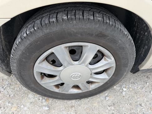 Used 2008 Buick LaCrosse CX FWD image 11