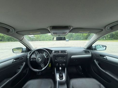 Used 2013 Volkswagen Jetta SE FWD image 14