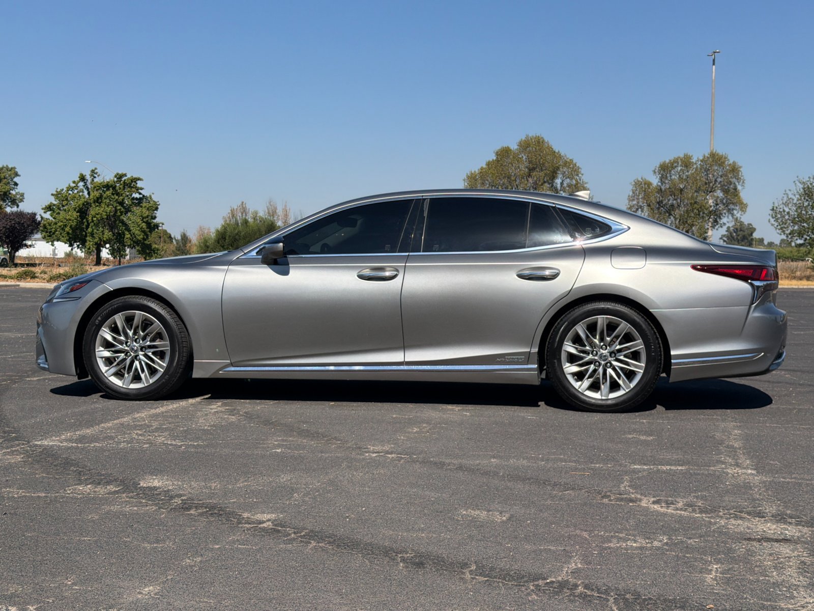 Used 2018 Lexus LS 500h w/ Interior Upgrade Package RWD image 7