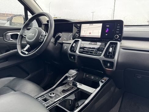 Certified 2023 Kia Sorento SX image 37