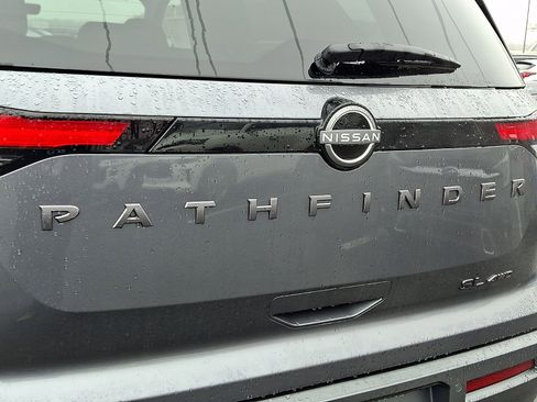 New 2026 Nissan Pathfinder SL image 13