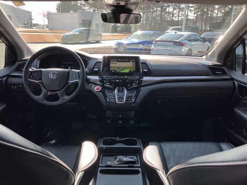 Certified 2024 Honda Odyssey Elite image 34
