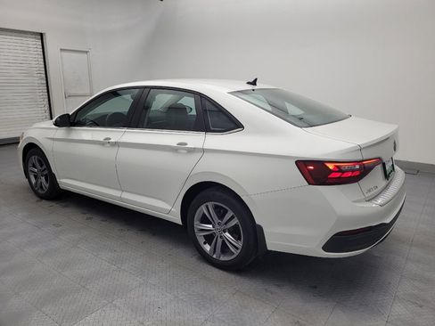 Used 2022 Volkswagen Jetta SE image 3